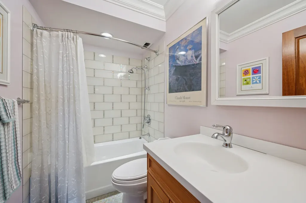 1313 North Ritchie Court Chicago IL 60610