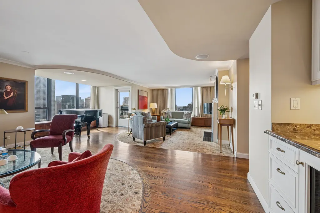 1313 North Ritchie Court Chicago IL 60610