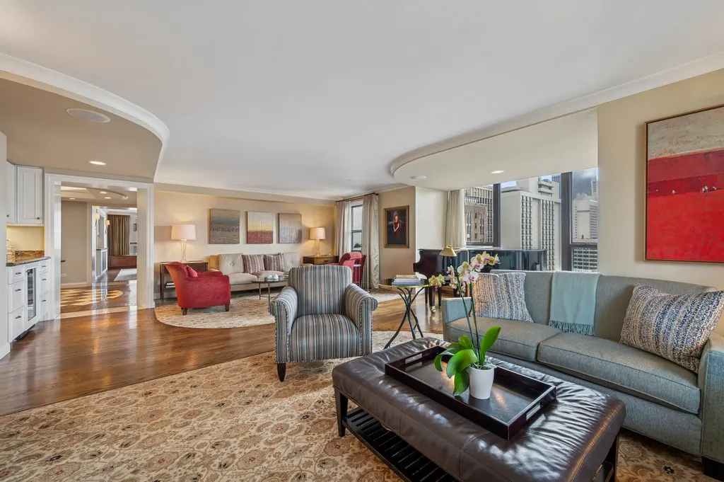 1313 North Ritchie Court Chicago IL 60610