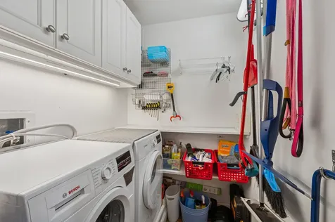 1313 North Ritchie Court Chicago IL 60610