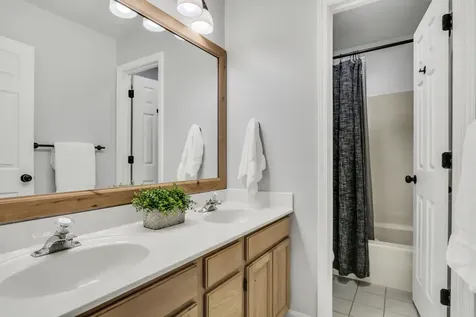 269 Concord Square Gurnee IL 60031