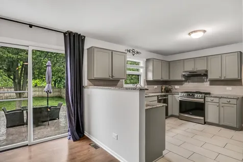 269 Concord Square Gurnee IL 60031