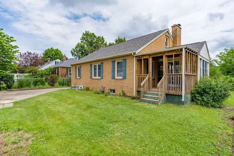 2627 9TH Street Moline IL 61265