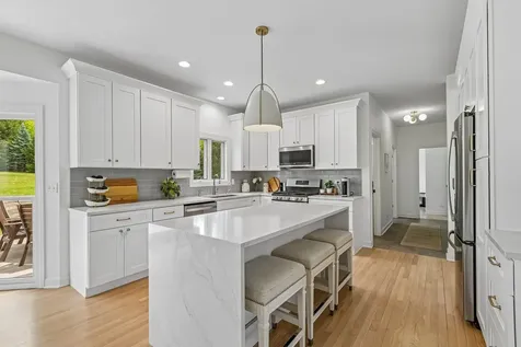 5N619 Farrier Point Lane St. Charles IL 60175