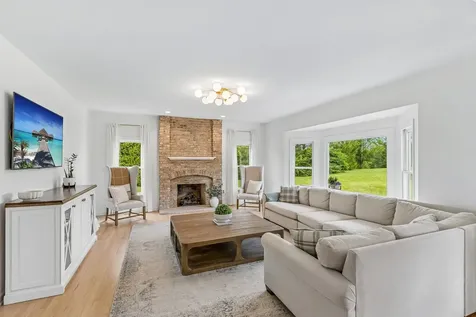5N619 Farrier Point Lane St. Charles IL 60175
