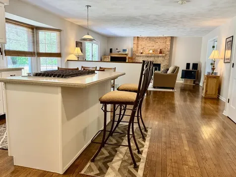 1137 Loyola Drive Libertyville IL 60048