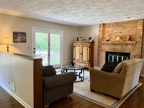 1137 Loyola Drive Libertyville IL 60048