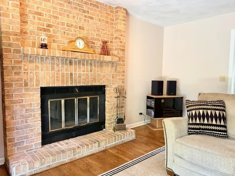 1137 Loyola Drive Libertyville IL 60048