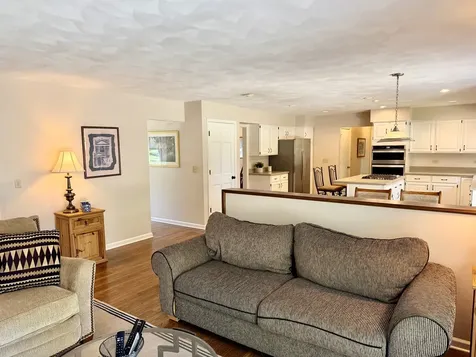 1137 Loyola Drive Libertyville IL 60048