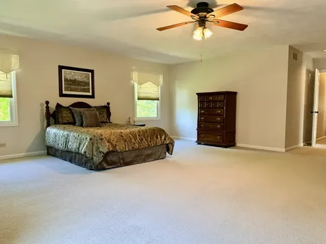 1137 Loyola Drive Libertyville IL 60048