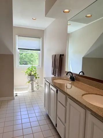 1137 Loyola Drive Libertyville IL 60048