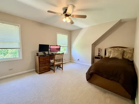 1137 Loyola Drive Libertyville IL 60048
