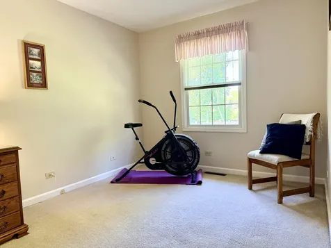 1137 Loyola Drive Libertyville IL 60048