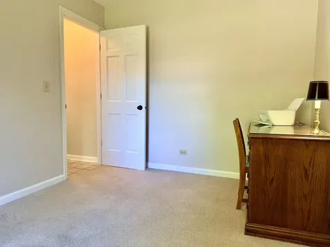 1137 Loyola Drive Libertyville IL 60048