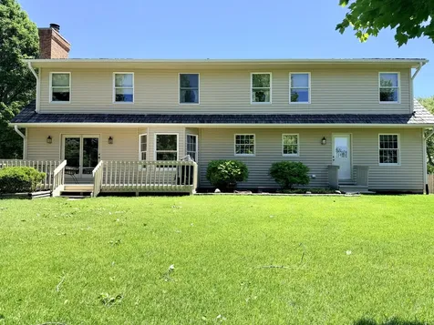 1137 Loyola Drive Libertyville IL 60048