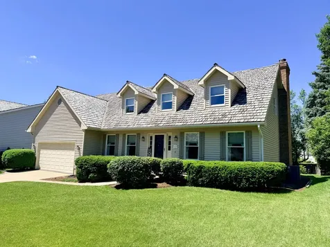 1137 Loyola Drive Libertyville IL 60048