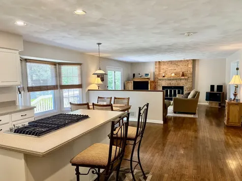 1137 Loyola Drive Libertyville IL 60048