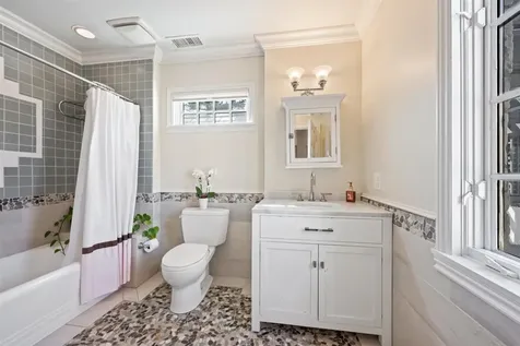 110 Kenilworth Avenue Kenilworth IL 60043