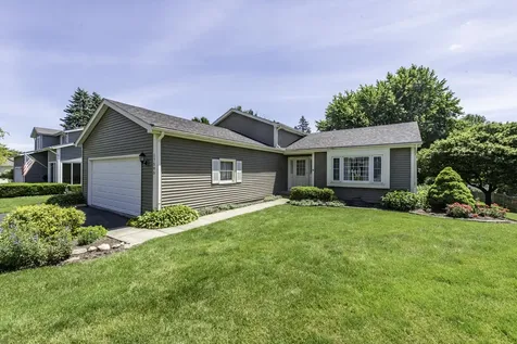 17505 West Woodland Drive Grayslake IL 60030