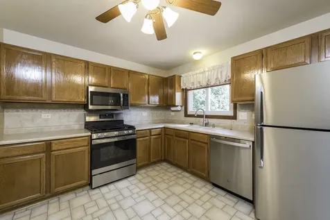 17505 West Woodland Drive Grayslake IL 60030