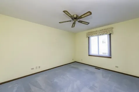 17505 West Woodland Drive Grayslake IL 60030