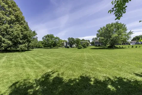 17505 West Woodland Drive Grayslake IL 60030