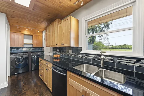 391 Walnut Lane Elk Grove Village IL 60007