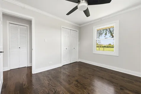 391 Walnut Lane Elk Grove Village IL 60007