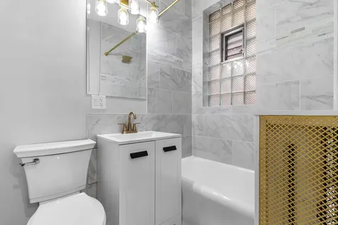 1127 West Farwell Avenue Chicago IL 60626