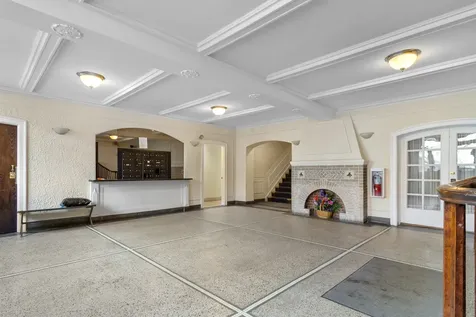 1127 West Farwell Avenue Chicago IL 60626