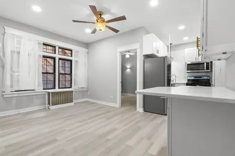 1127 West Farwell Avenue Chicago IL 60626