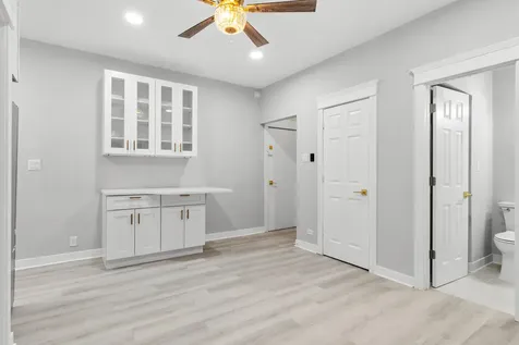 1127 West Farwell Avenue Chicago IL 60626