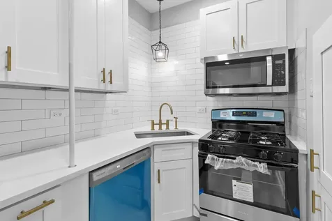 1127 West Farwell Avenue Chicago IL 60626