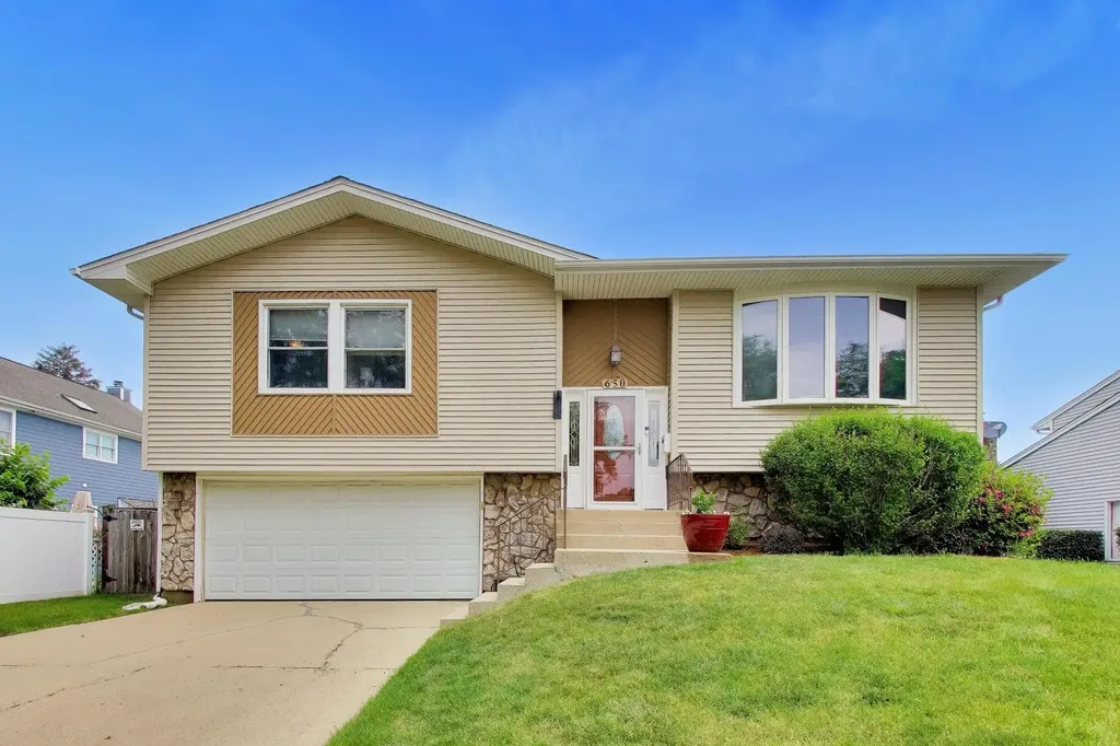 650 Nassau Drive Roselle IL 60172