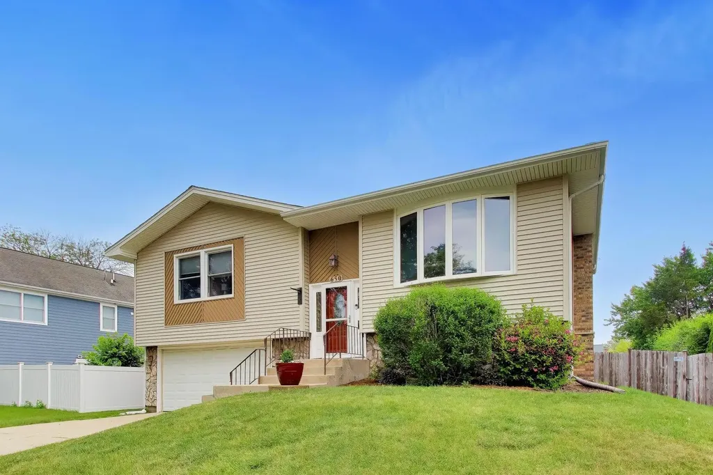 650 Nassau Drive Roselle IL 60172