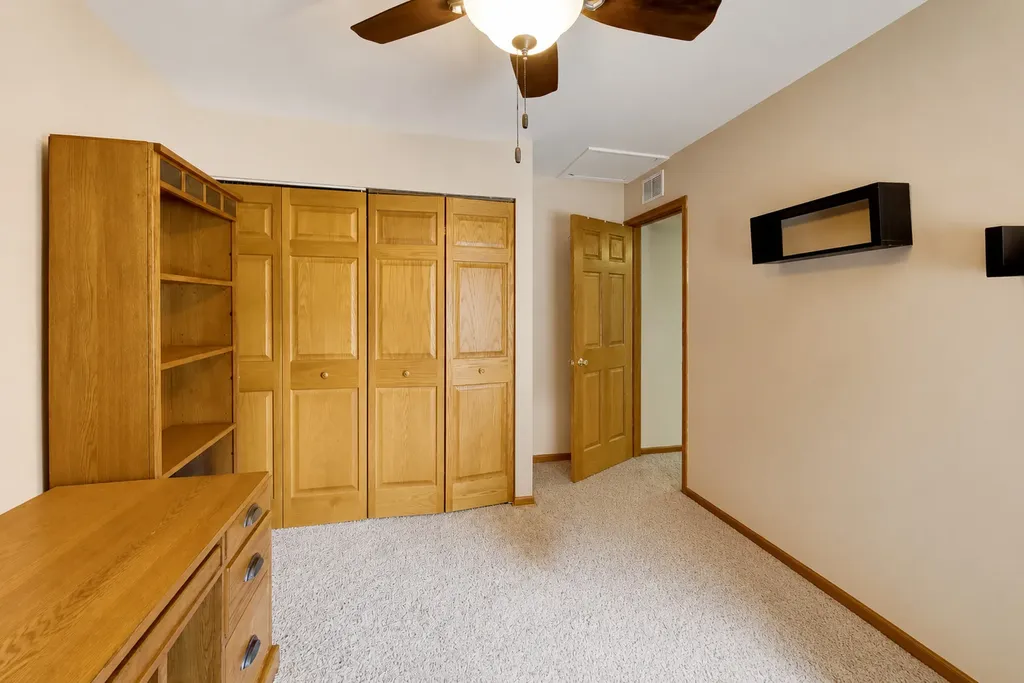 650 Nassau Drive Roselle IL 60172