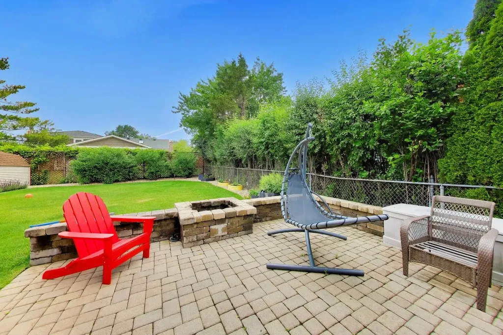 650 Nassau Drive Roselle IL 60172