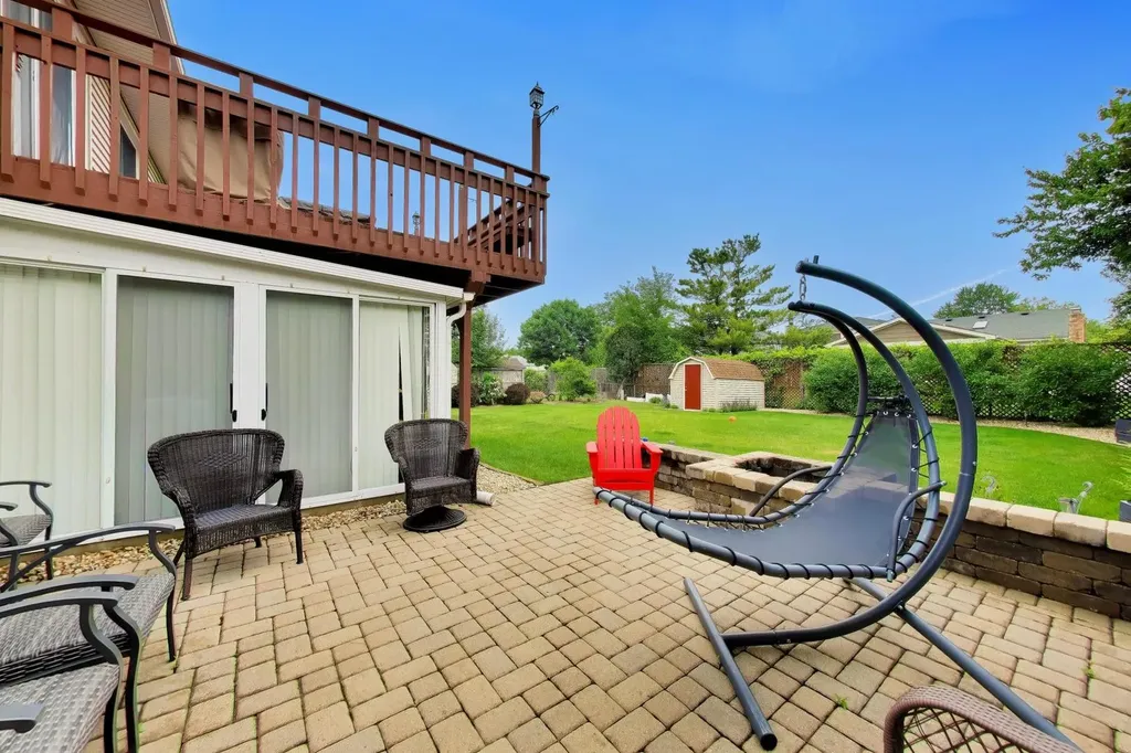 650 Nassau Drive Roselle IL 60172