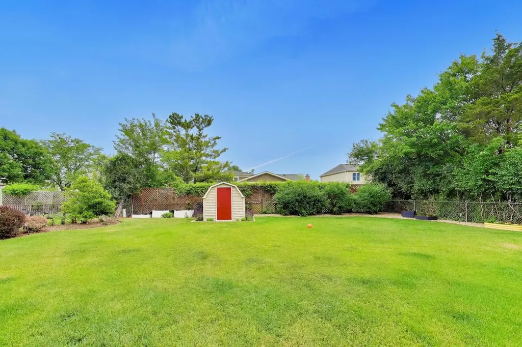 650 Nassau Drive Roselle IL 60172