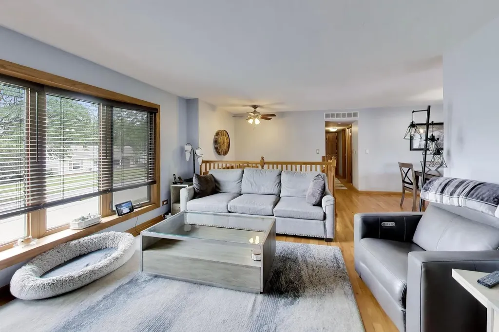 650 Nassau Drive Roselle IL 60172