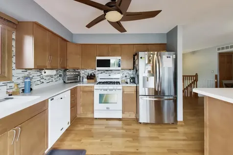 650 Nassau Drive Roselle IL 60172