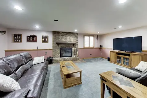 650 Nassau Drive Roselle IL 60172