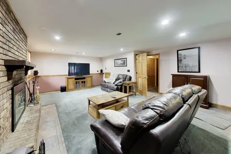 650 Nassau Drive Roselle IL 60172