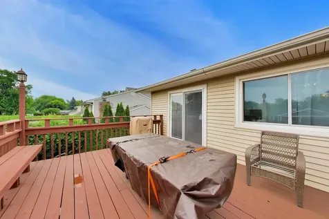 650 Nassau Drive Roselle IL 60172