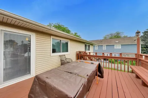650 Nassau Drive Roselle IL 60172