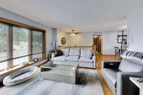 650 Nassau Drive Roselle IL 60172