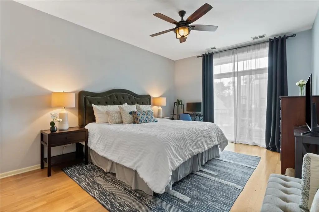 3248 North Sheffield Avenue Chicago IL 60657