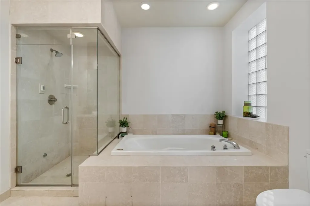 3248 North Sheffield Avenue Chicago IL 60657