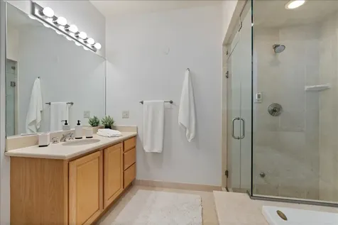 3248 North Sheffield Avenue Chicago IL 60657