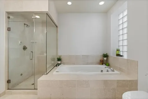3248 North Sheffield Avenue Chicago IL 60657